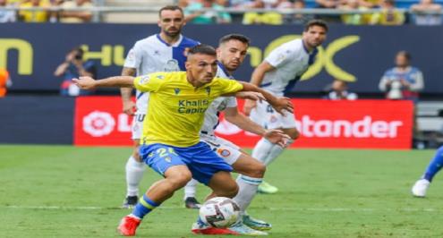 إسبانيول يكتفي بالتعادل الإيجابي أمام قادش في الدوري الإسباني